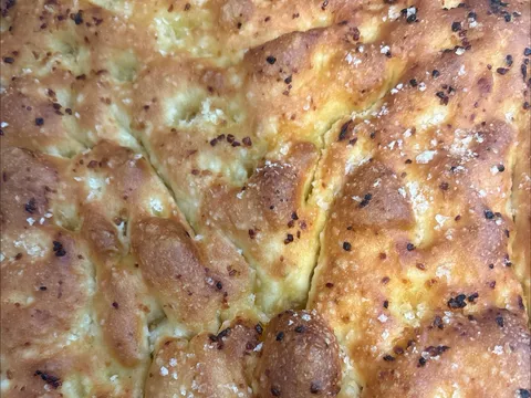 Sea salt & garlic focaccia from Della & dottie