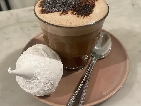 hot chocolate from Della & dottie