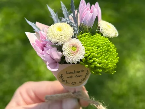 Miniature kitchen posies from The Petal Porch
