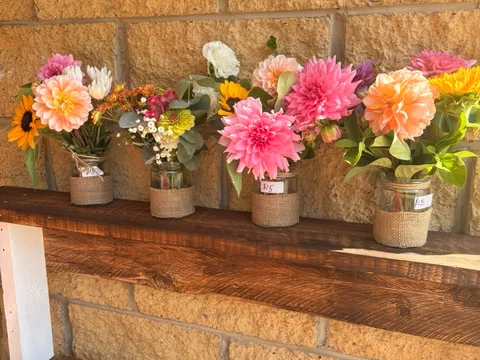 Small Vase from Florals on cribb by Amore Fioir 