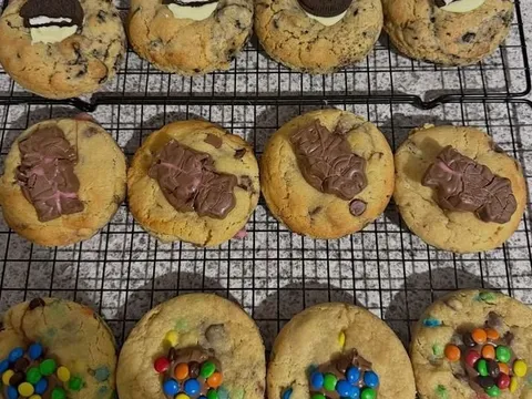 Loaded cookies from Bakes by Amna